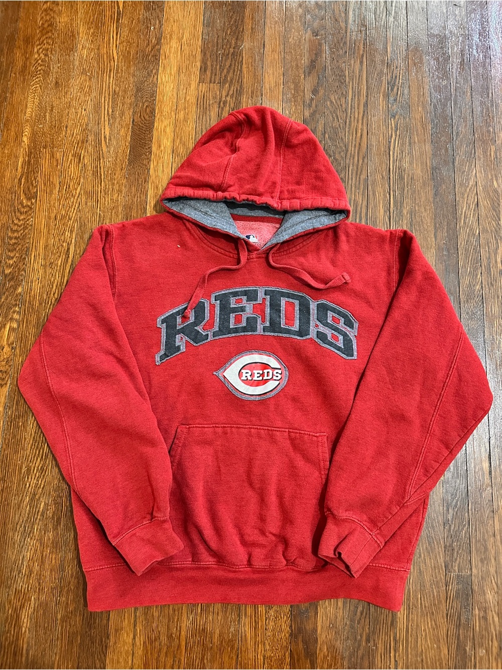 Men’s Medium Cincinnati Reds Baseball MLB Red Hoodie